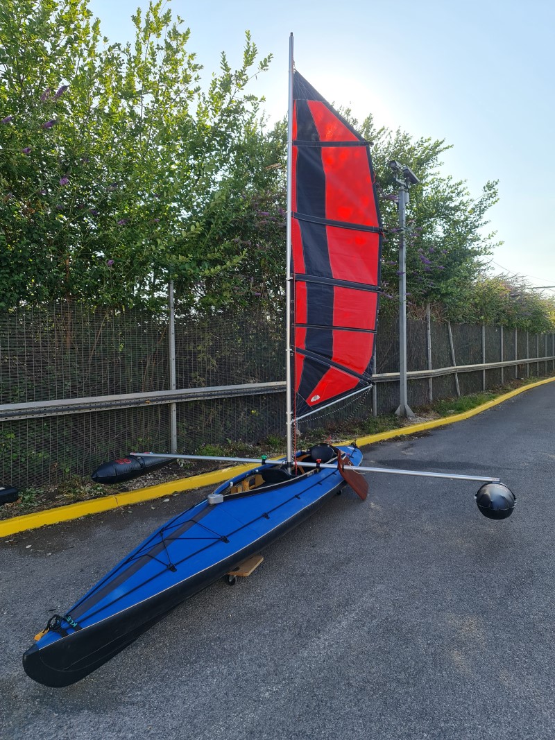 Batwing sail rig with BOSS Outrigger on a Klepper Aerius II